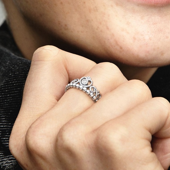 Princess Tiara Crown Ring - Picture 1 of 9